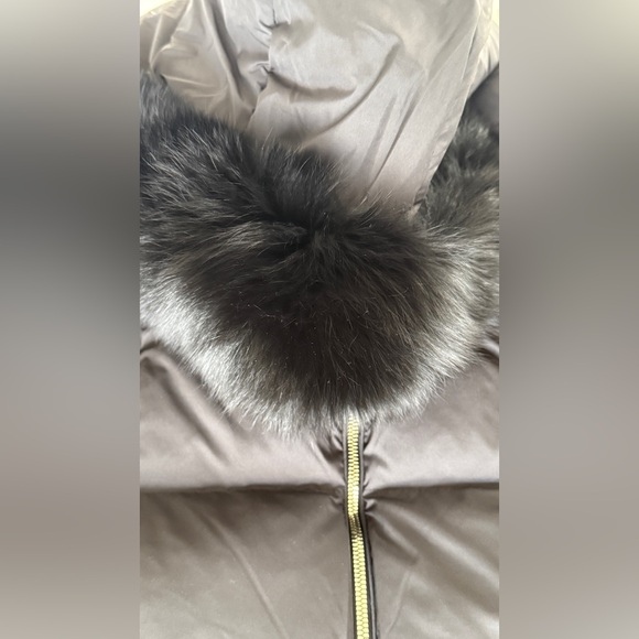 NEW: Moncler Laichefur Hooded Fur-Trimmed Short Down Jacket Size 1 (US 4-6) - Picture 8 of 10